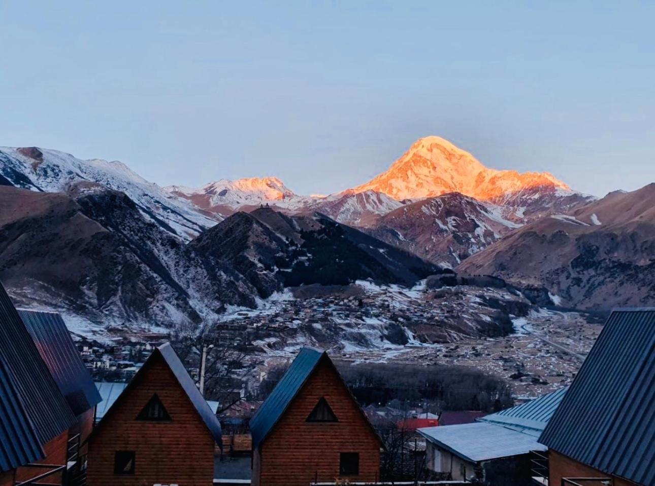 Guesthouse Elli & Cottages Kazbegi Exterior foto