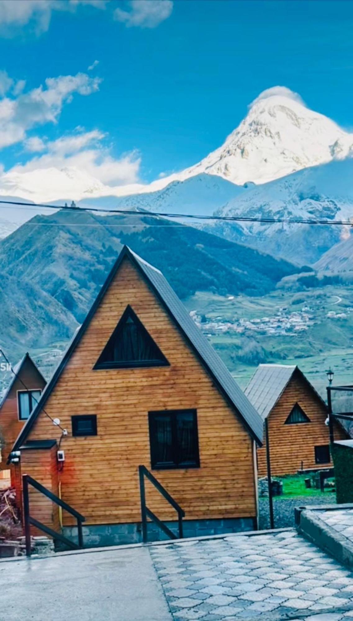 Guesthouse Elli & Cottages Kazbegi Exterior foto