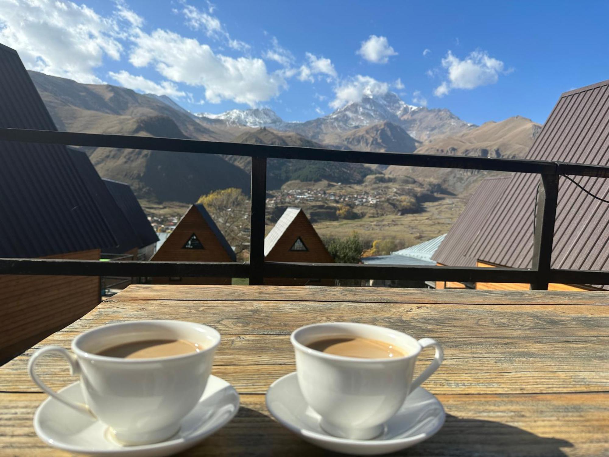 Guesthouse Elli & Cottages Kazbegi Exterior foto