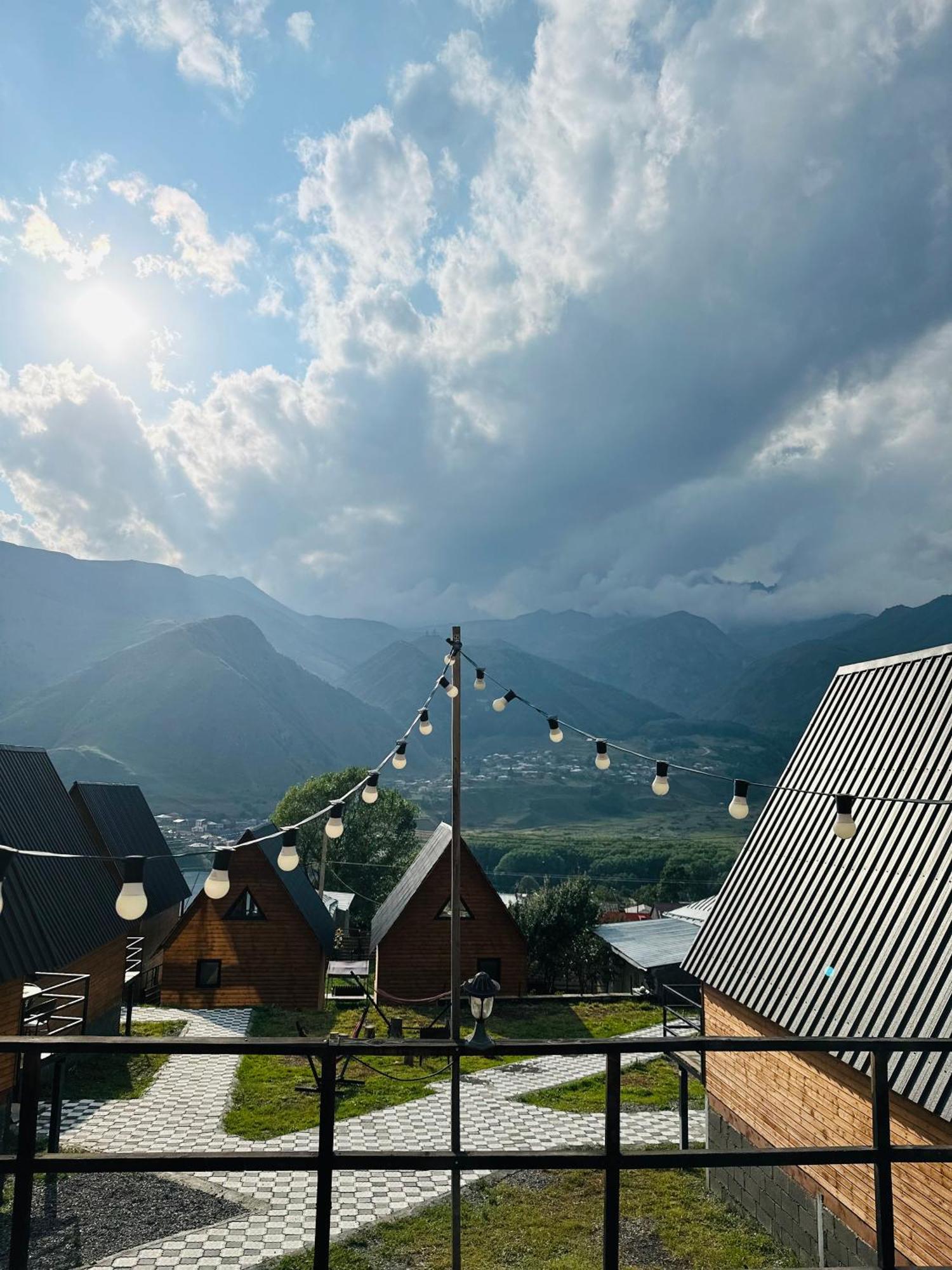Guesthouse Elli & Cottages Kazbegi Exterior foto