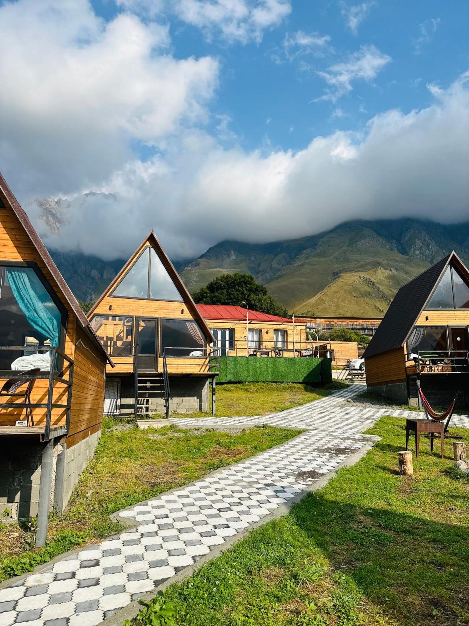 Guesthouse Elli & Cottages Kazbegi Exterior foto